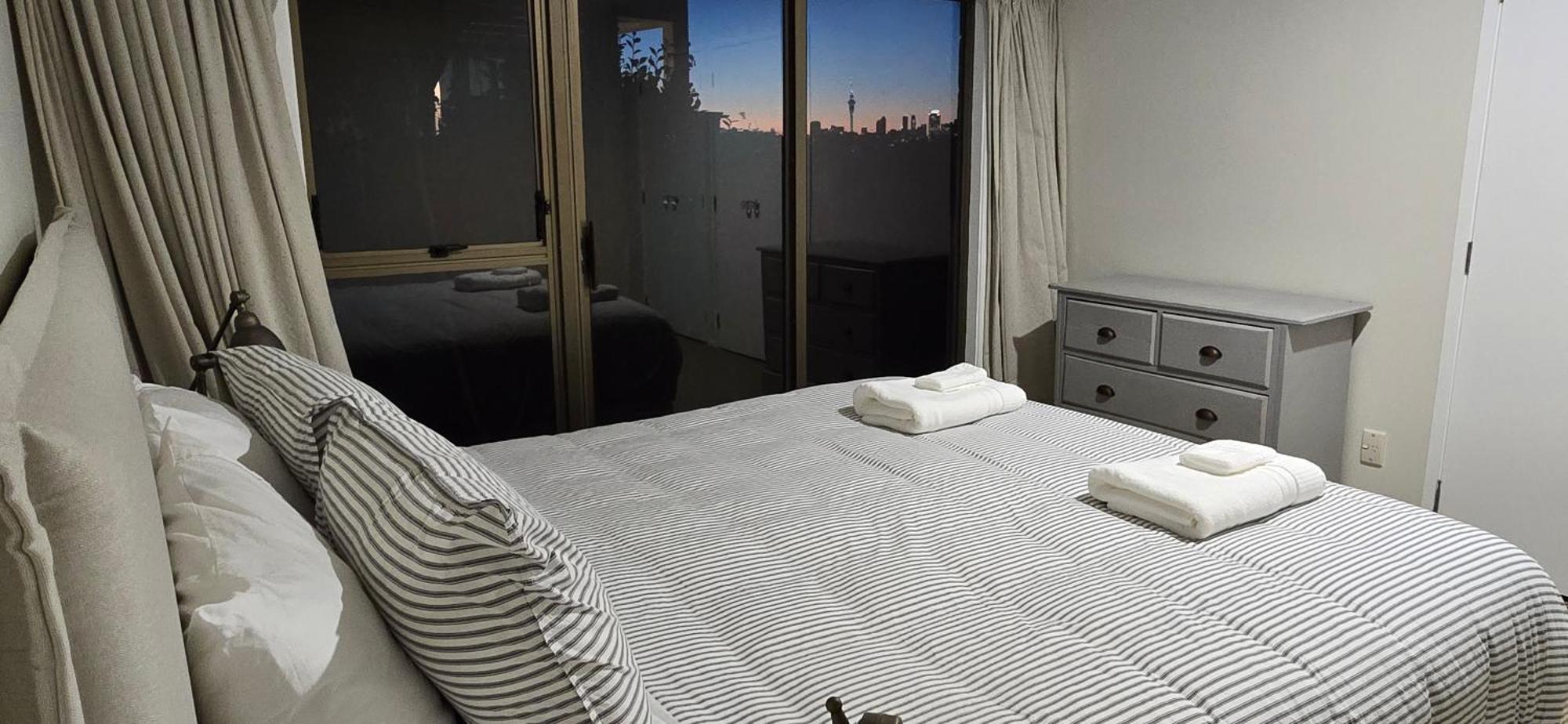 2 Bedroom Home, City And Sea Views Auckland Eksteriør billede