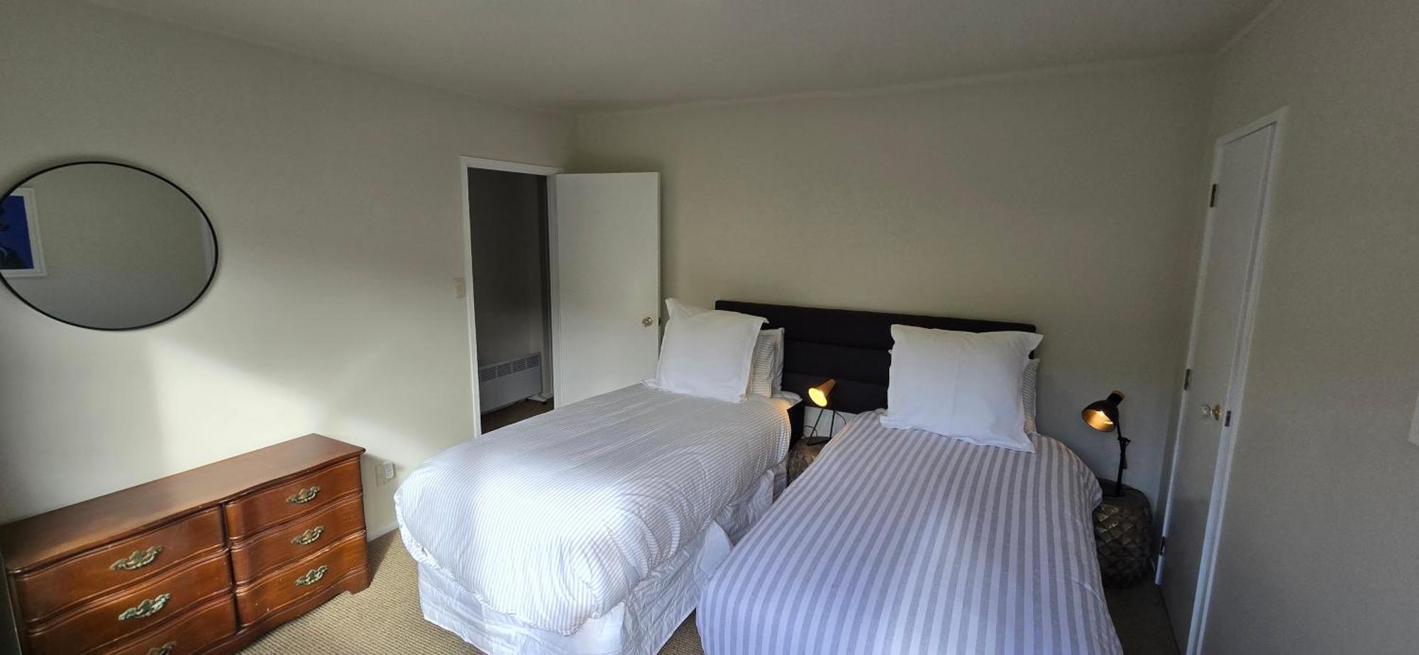 2 Bedroom Home, City And Sea Views Auckland Eksteriør billede